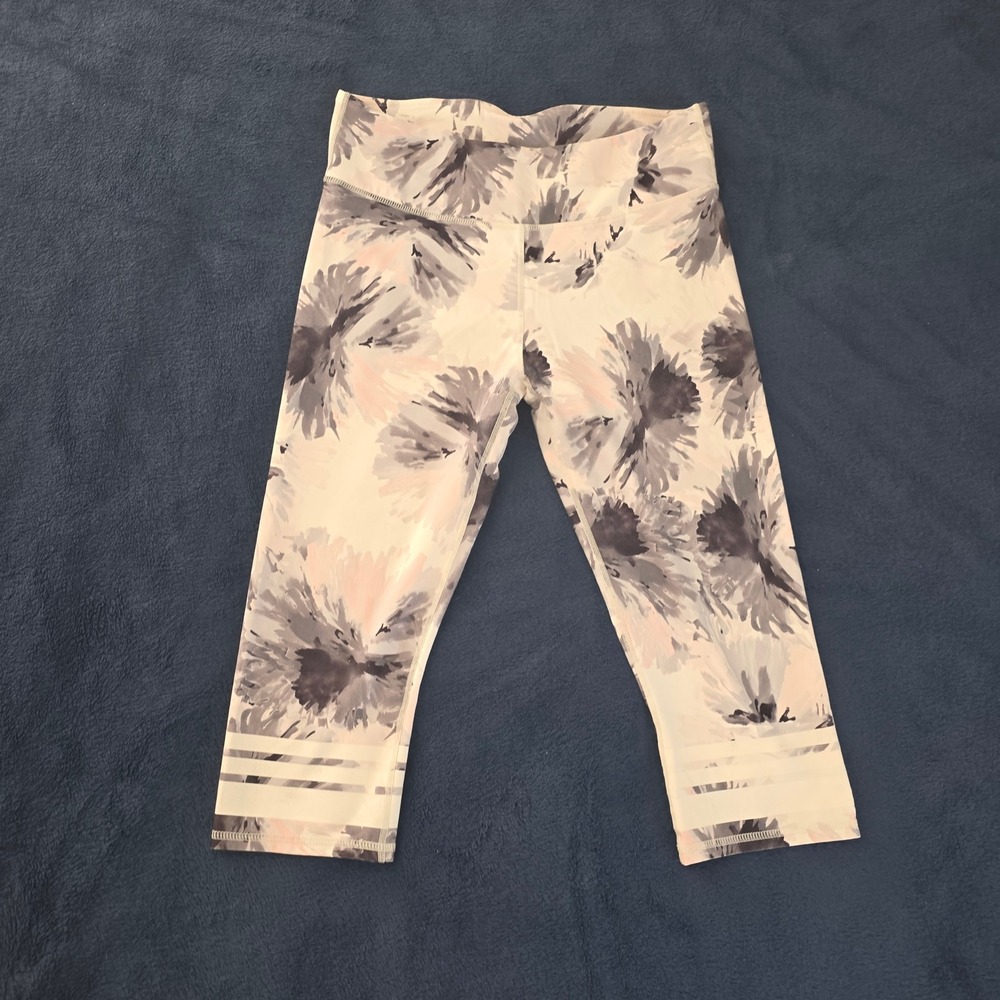 Fabletics Womens Capri Leggings Grey Pink Floral‎ Print Stripe Hem Size Medium